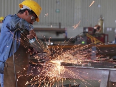Vai trò của máy cắt tôn và máy chấn tôn trong dây chuyền gia công kim loại