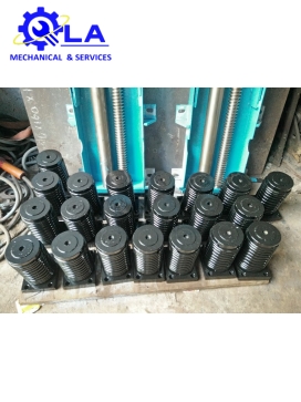 CHÂN KẸP MÁY CẮT TÔN